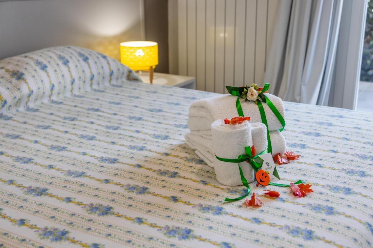 La Collina Di Montegrappa - Suites With Heated Private Pool - Suites With Shared Pool Tuglie Eksteriør billede