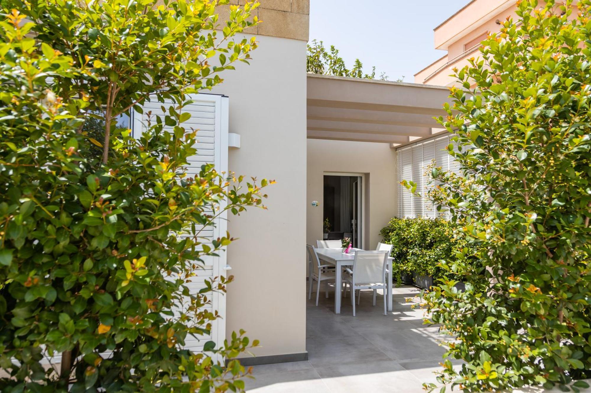 La Collina Di Montegrappa - Suites With Heated Private Pool - Suites With Shared Pool Tuglie Værelse billede