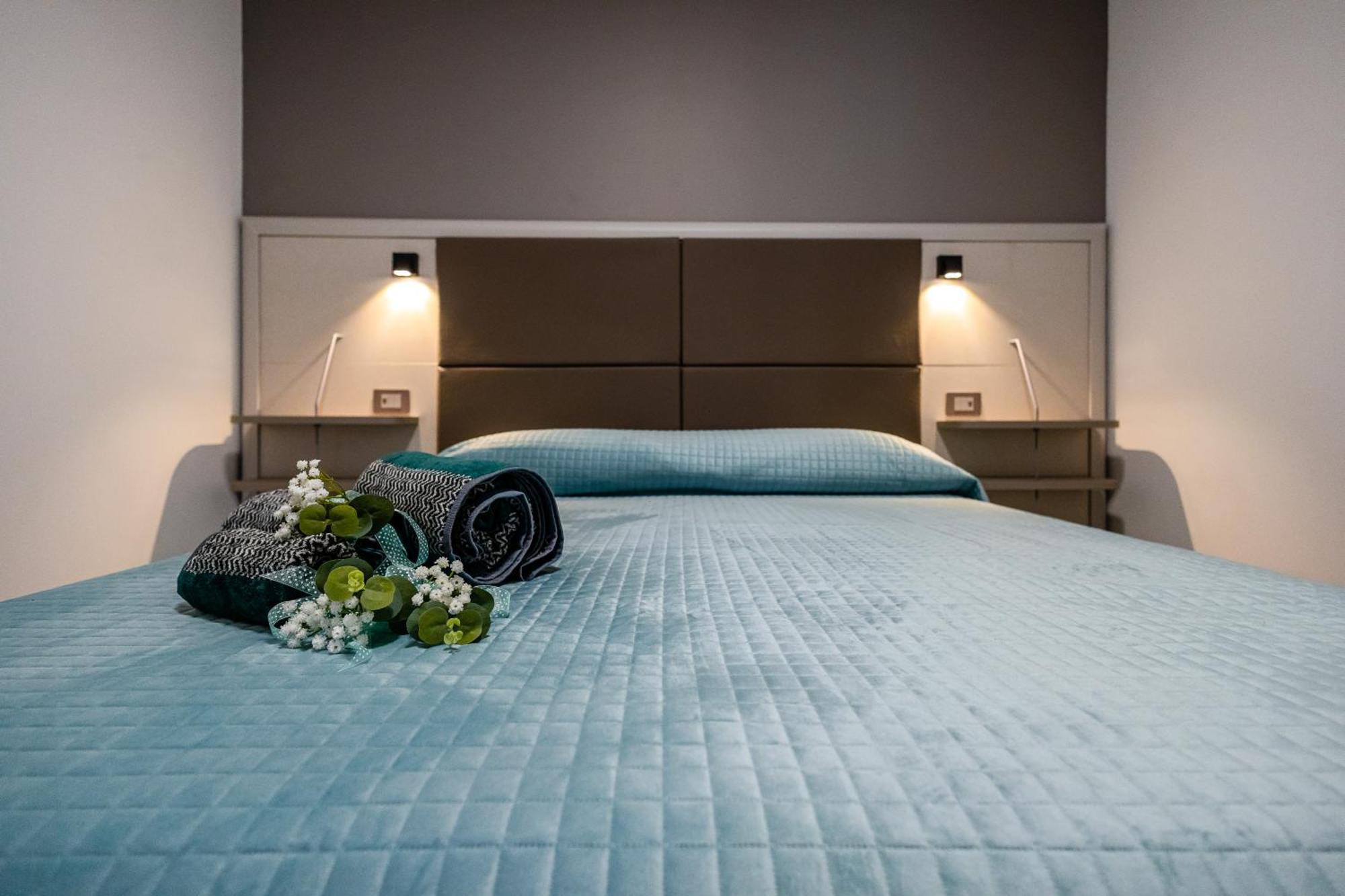 La Collina Di Montegrappa - Suites With Heated Private Pool - Suites With Shared Pool Tuglie Eksteriør billede