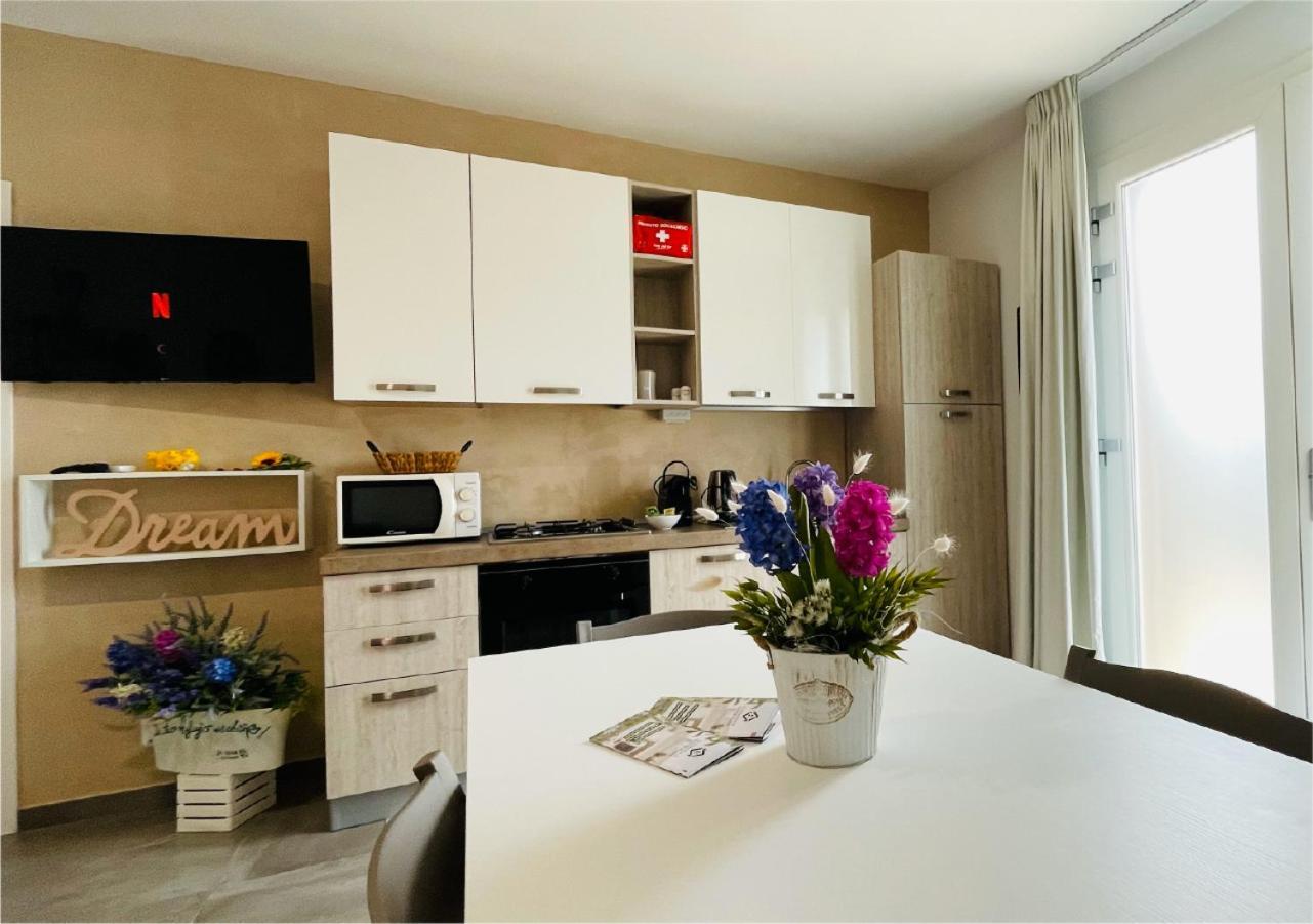 La Collina Di Montegrappa - Suites With Heated Private Pool - Suites With Shared Pool Tuglie Eksteriør billede